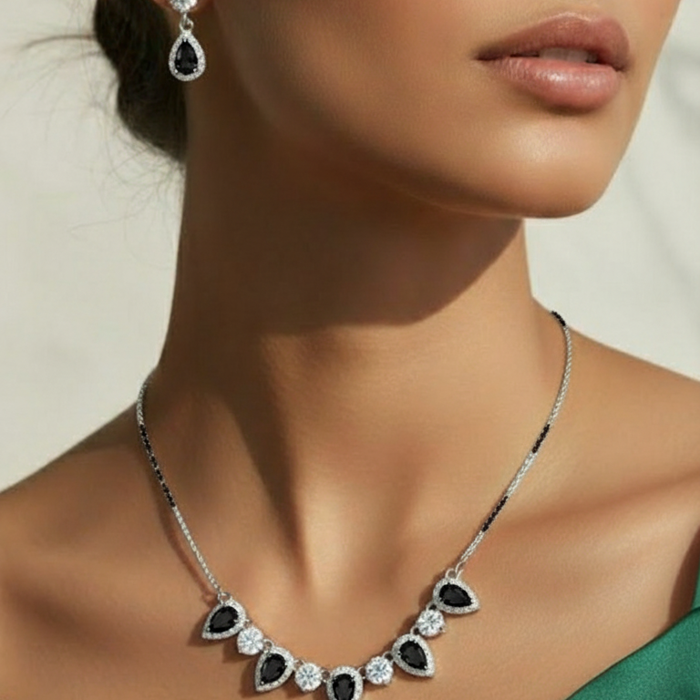 Cinque tear gemstone earrings and necklace set - Black